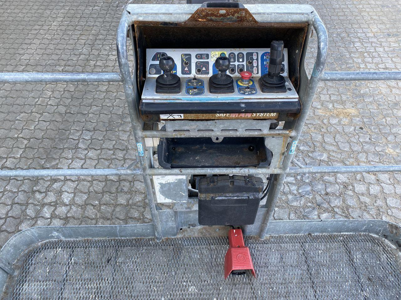 Manitou 200ATJ RC - זרוע מרפקי: תמונה 3 Manitou 200ATJ RC - זרוע מרפקי: תמונה 3