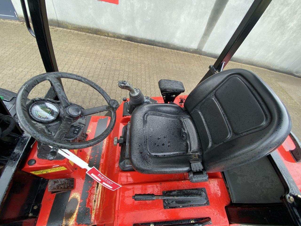 Manitou MLA 4-50H-4P - מעמיס קומפקטי: תמונה 3 Manitou MLA 4-50H-4P - מעמיס קומפקטי: תמונה 3