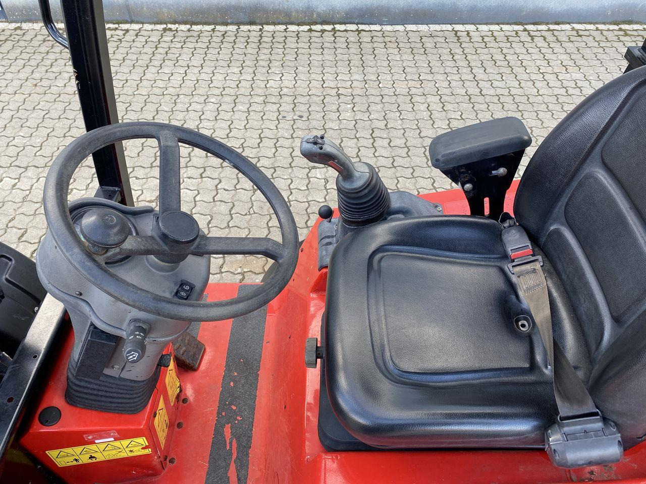 Manitou MLA 4-50H-4P - מעמיס קומפקטי: תמונה 3 Manitou MLA 4-50H-4P - מעמיס קומפקטי: תמונה 3