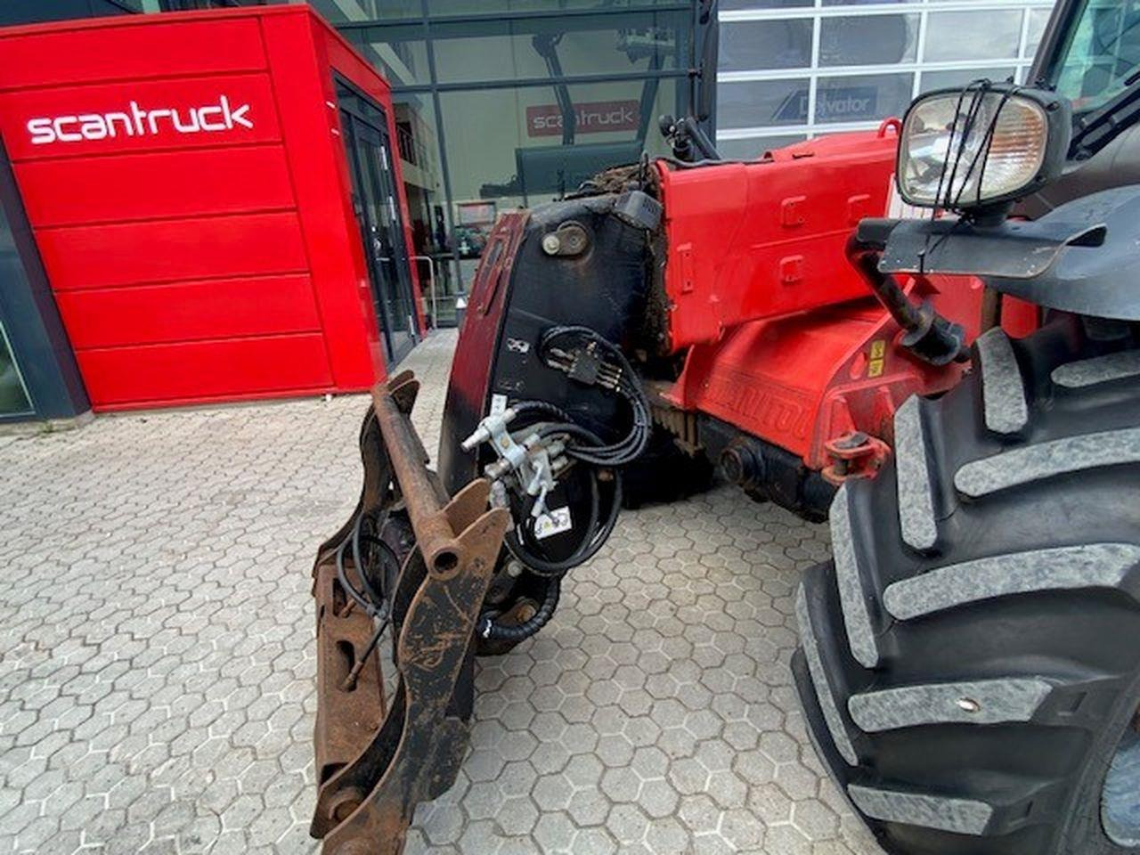 מפעיל טלסקופי Manitou MLT840-137: תמונה 8