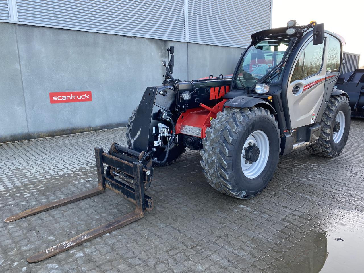 Manitou MLT841-145PS+ ELITE ST5 - מפעיל טלסקופי: תמונה 1 Manitou MLT841-145PS+ ELITE ST5 - מפעיל טלסקופי: תמונה 1