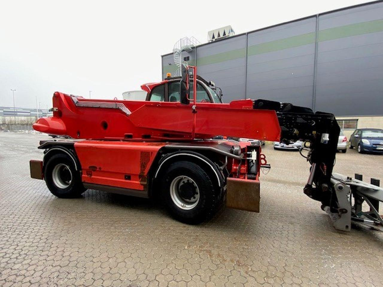 Manitou MRT2470P+ ST4 - מפעיל טלסקופי: תמונה 4 Manitou MRT2470P+ ST4 - מפעיל טלסקופי: תמונה 4