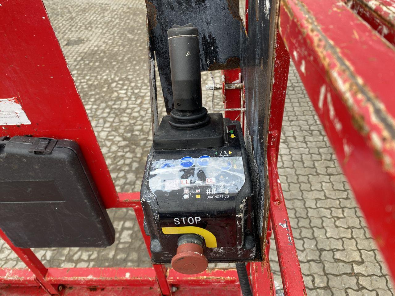 Mantall XE120W - מעלית מספריים: תמונה 3 Mantall XE120W - מעלית מספריים: תמונה 3