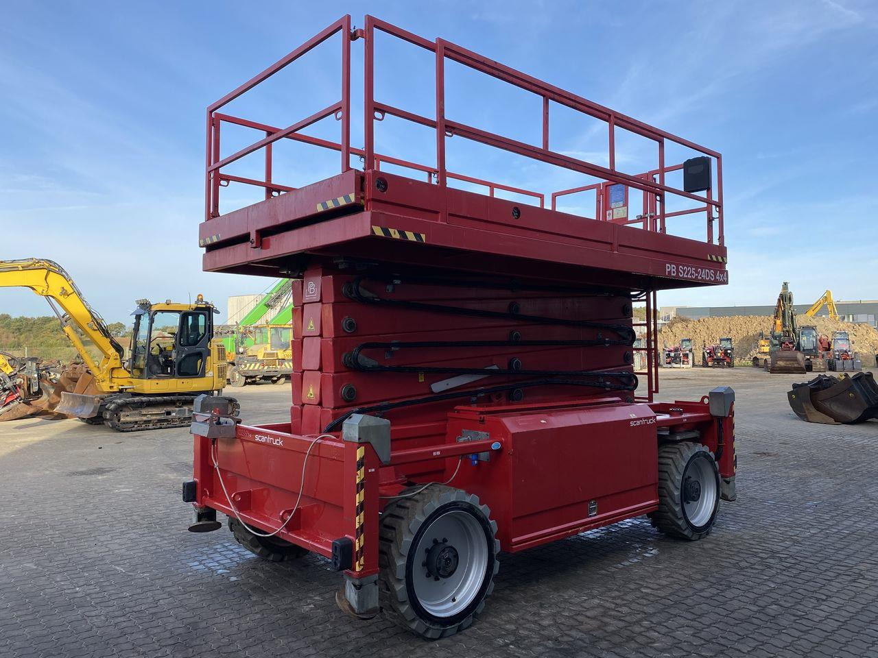 PB S225-24DS 4X4 - מעלית מספריים: תמונה 4 PB S225-24DS 4X4 - מעלית מספריים: תמונה 4