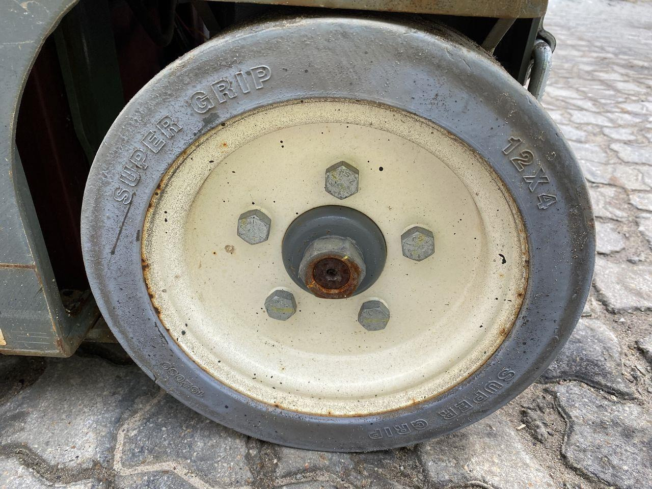 מעלית תורן אנכית Skyjack SJ12: תמונה 6