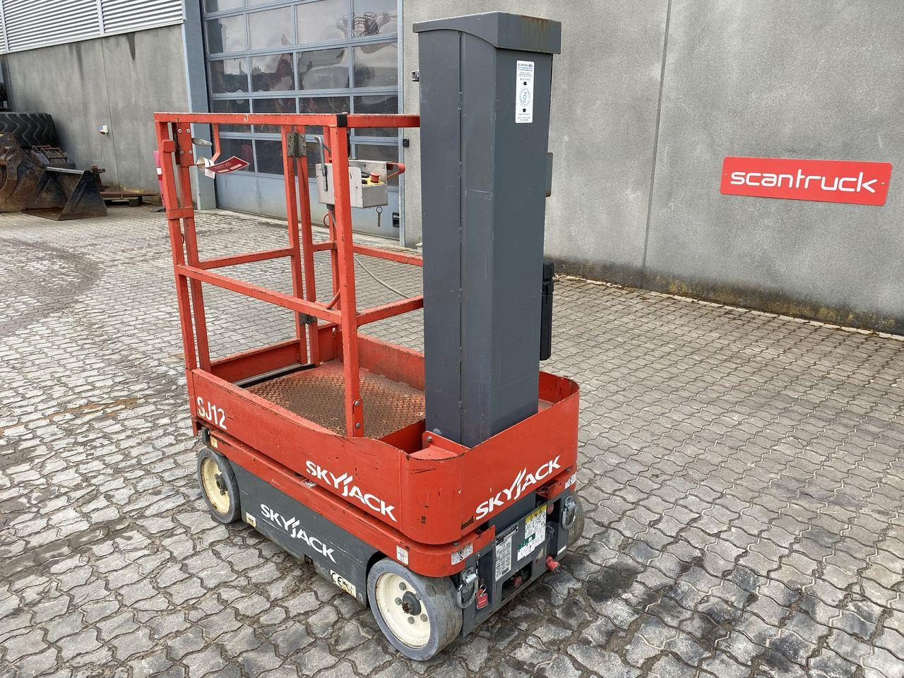 Skyjack SJ12 - מעלית תורן אנכית: תמונה 2 Skyjack SJ12 - מעלית תורן אנכית: תמונה 2