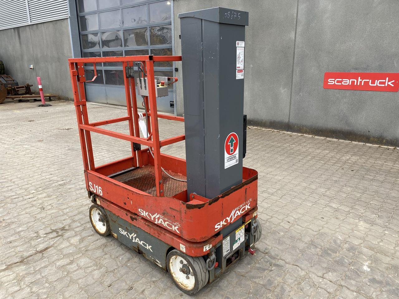 Skyjack SJ16 - מעלית תורן אנכית: תמונה 2 Skyjack SJ16 - מעלית תורן אנכית: תמונה 2