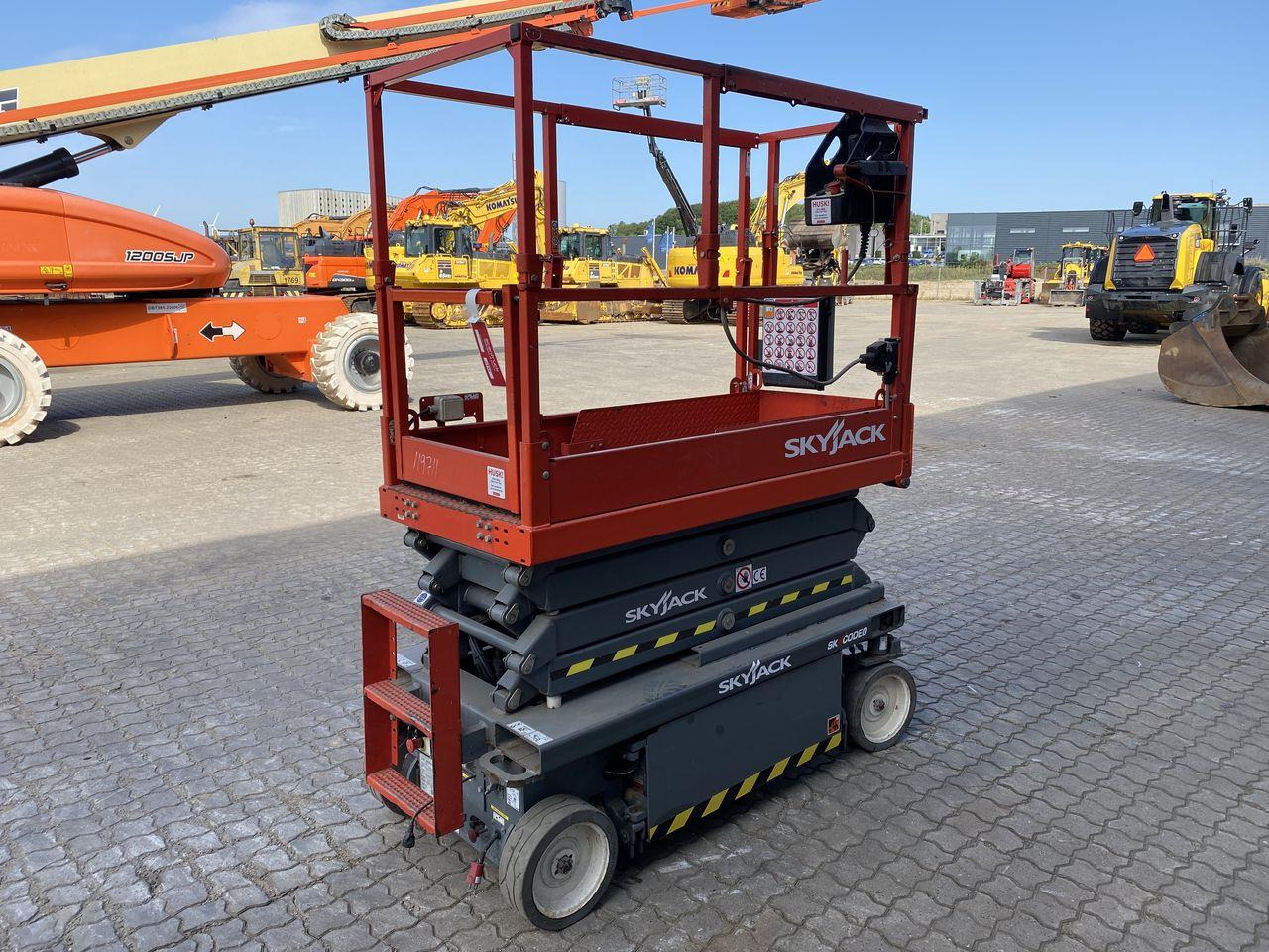 Skyjack SJ3219 - מעלית מספריים: תמונה 4 Skyjack SJ3219 - מעלית מספריים: תמונה 4