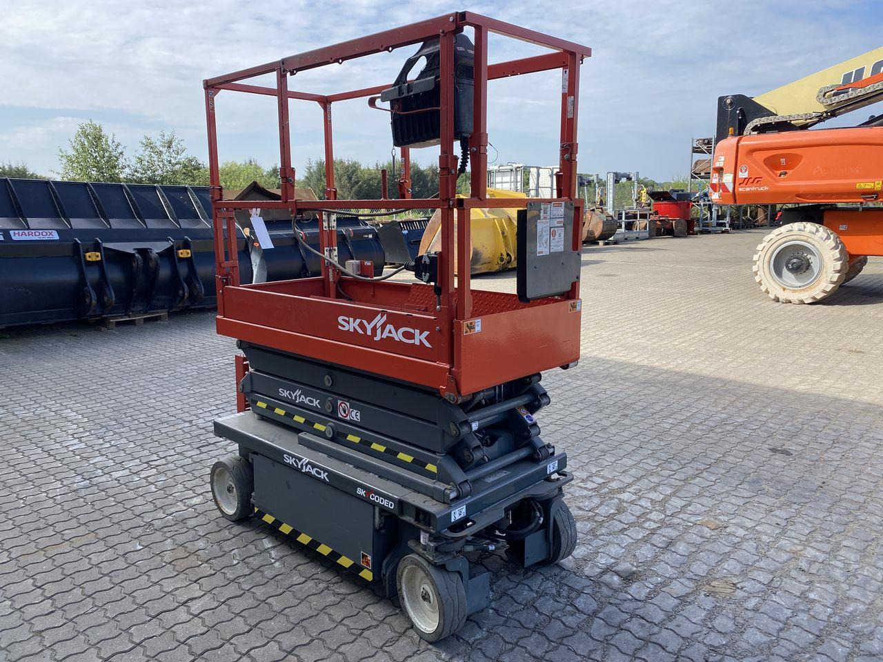 Skyjack SJ3219 - מעלית מספריים: תמונה 5 Skyjack SJ3219 - מעלית מספריים: תמונה 5