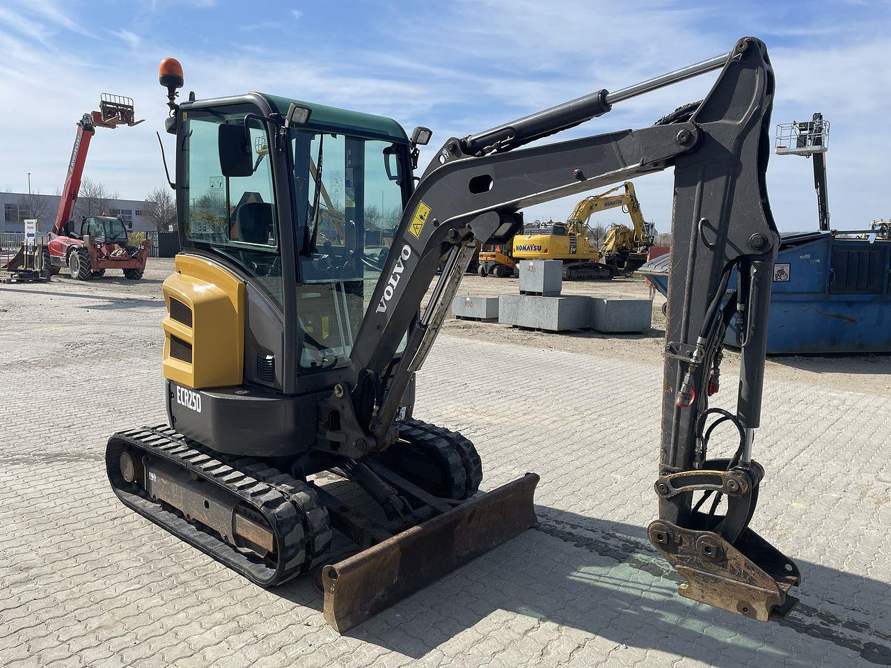 Volvo ECR25 - מיני מחפר: תמונה 5 Volvo ECR25 - מיני מחפר: תמונה 5