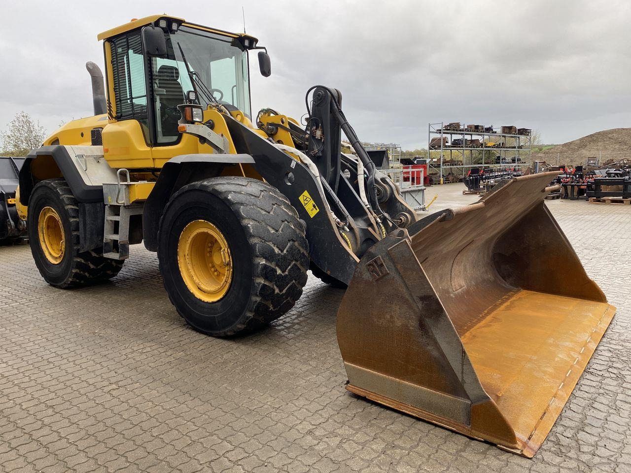 Volvo L120G - מעמיס גלגלים: תמונה 5 Volvo L120G - מעמיס גלגלים: תמונה 5