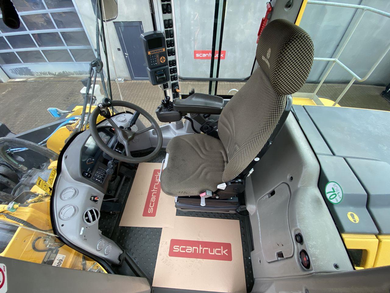 Volvo L220G - מעמיס גלגלים: תמונה 3 Volvo L220G - מעמיס גלגלים: תמונה 3