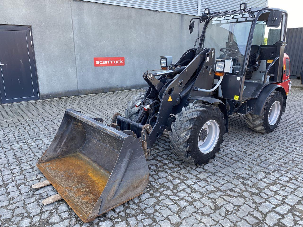 Weidemann 2070 - מעמיס קומפקטי: תמונה 1 Weidemann 2070 - מעמיס קומפקטי: תמונה 1