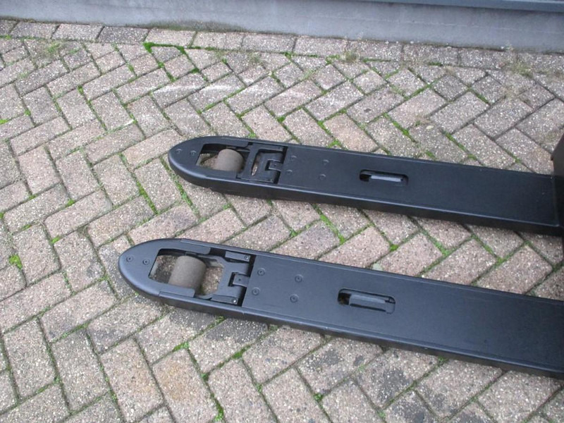 BT LPE200 - משאית משטחים: תמונה 5 BT LPE200 - משאית משטחים: תמונה 5