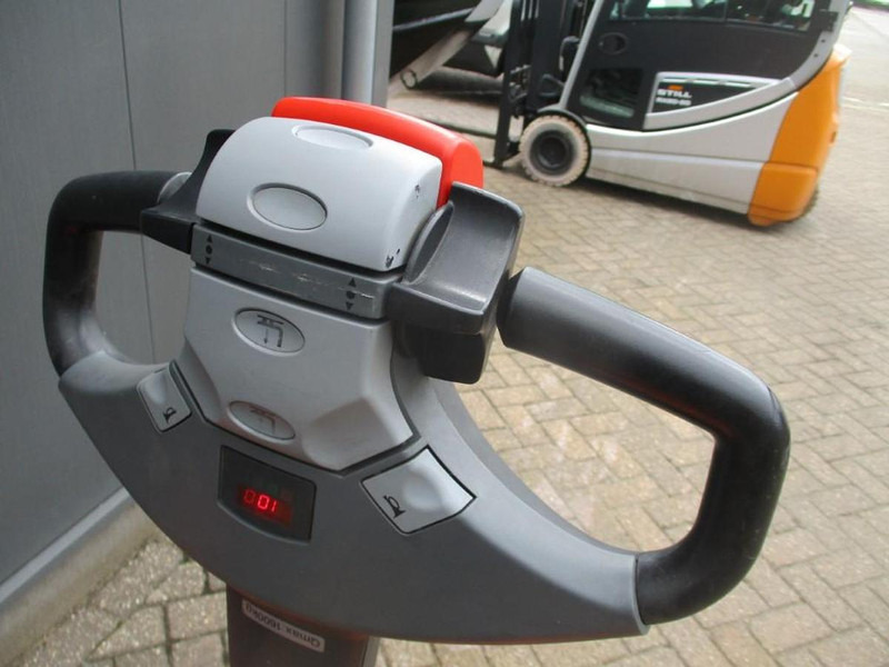 משאית משטחים BT LWE 160: תמונה 8 משאית משטחים BT LWE 160: תמונה 8