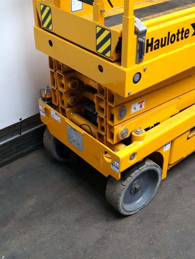 Haulotte Compact 10N - מעלית מספריים: תמונה 3 Haulotte Compact 10N - מעלית מספריים: תמונה 3