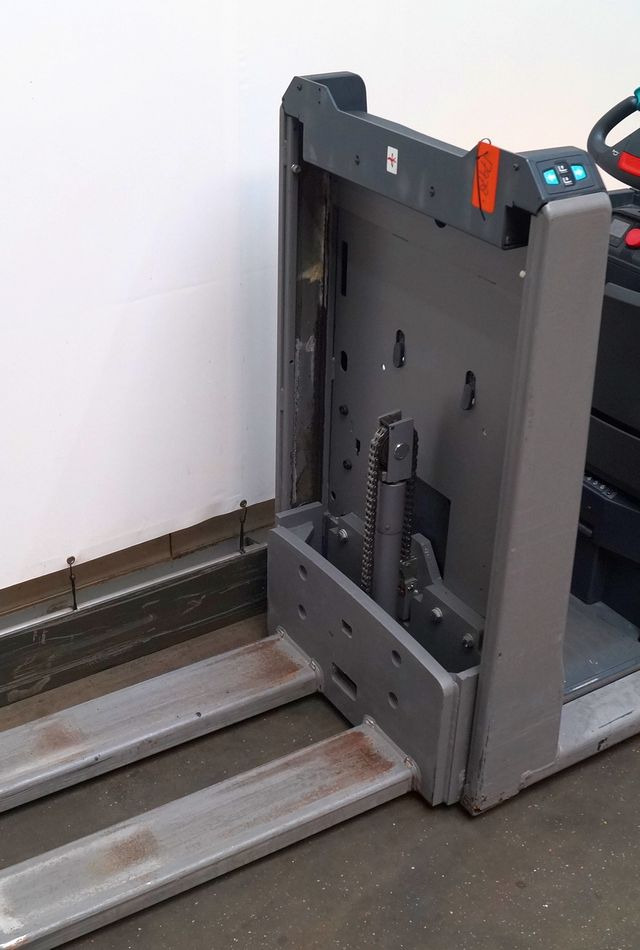 Jungheinrich ECE310 - בוחר הזמנות: תמונה 3 Jungheinrich ECE310 - בוחר הזמנות: תמונה 3