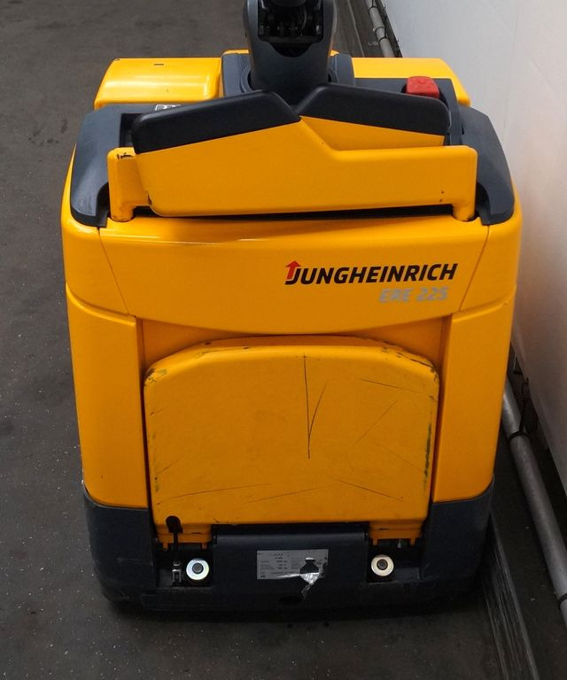 Jungheinrich ERE225 - משאית משטחים: תמונה 4 Jungheinrich ERE225 - משאית משטחים: תמונה 4