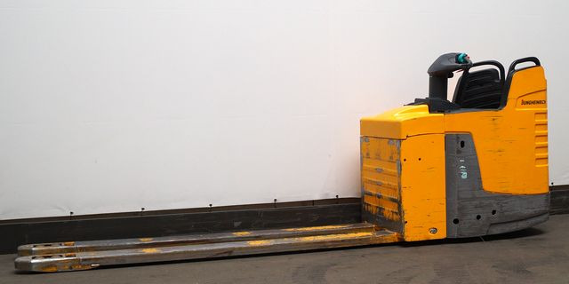 Jungheinrich ERE225 - משאית משטחים: תמונה 1 Jungheinrich ERE225 - משאית משטחים: תמונה 1