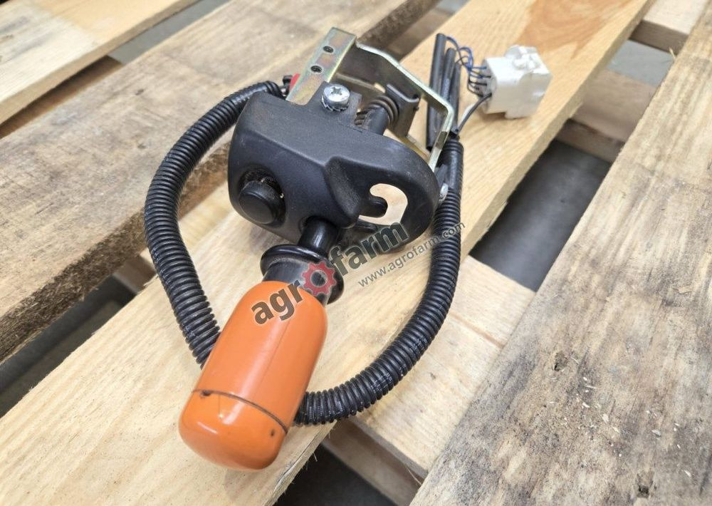 Przełącznik rewersu Valtra T171, T181, T191, 8550 - מערכת חשמל: תמונה 2 Przełącznik rewersu Valtra T171, T181, T191, 8550 - מערכת חשמל: תמונה 2