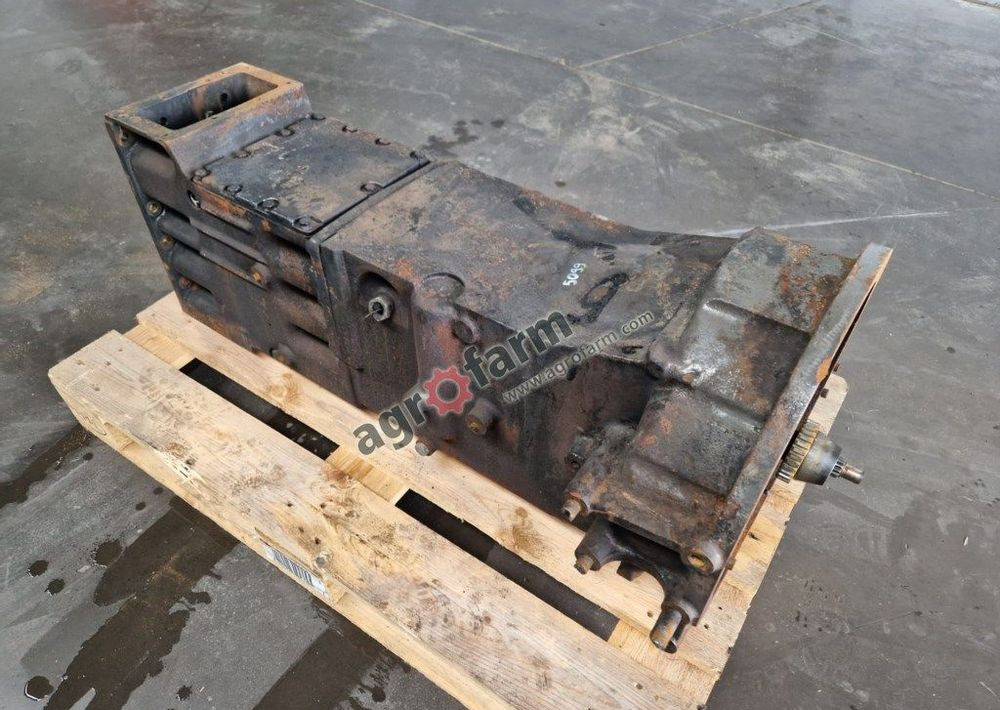 Skrzynia biegów Claas Axos - תיבת הילוכים: תמונה 1 Skrzynia biegów Claas Axos - תיבת הילוכים: תמונה 1