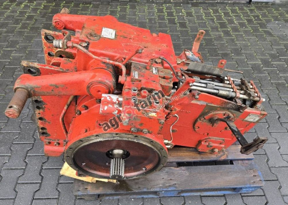 Skrzynia biegów, tylny most Case 1255 XL - תיבת הילוכים: תמונה 1 Skrzynia biegów, tylny most Case 1255 XL - תיבת הילוכים: תמונה 1