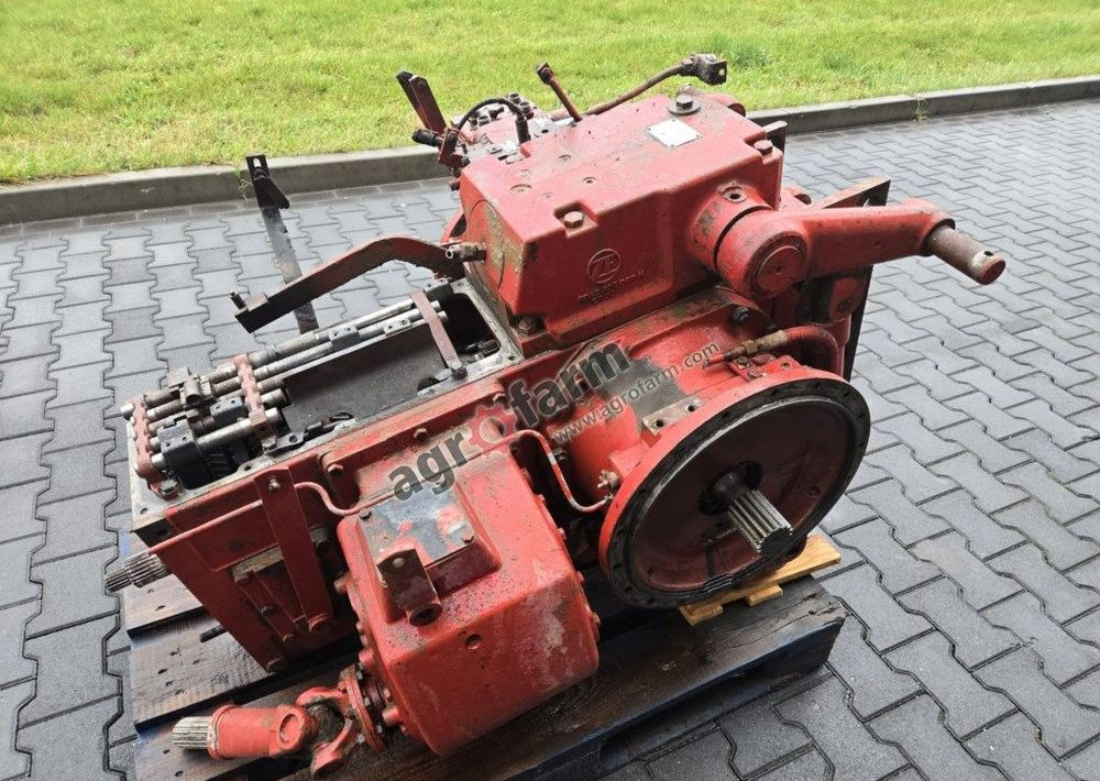 Skrzynia biegów, tylny most Case 1255 XL - תיבת הילוכים: תמונה 2 Skrzynia biegów, tylny most Case 1255 XL - תיבת הילוכים: תמונה 2