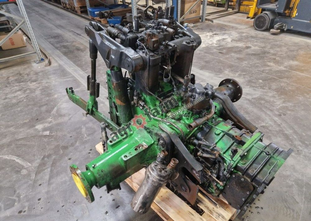 TYLNY MOST I SKRZYNIA JOHN DEERE 6105MC L213770 - תמסורת: תמונה 1 TYLNY MOST I SKRZYNIA JOHN DEERE 6105MC L213770 - תמסורת: תמונה 1