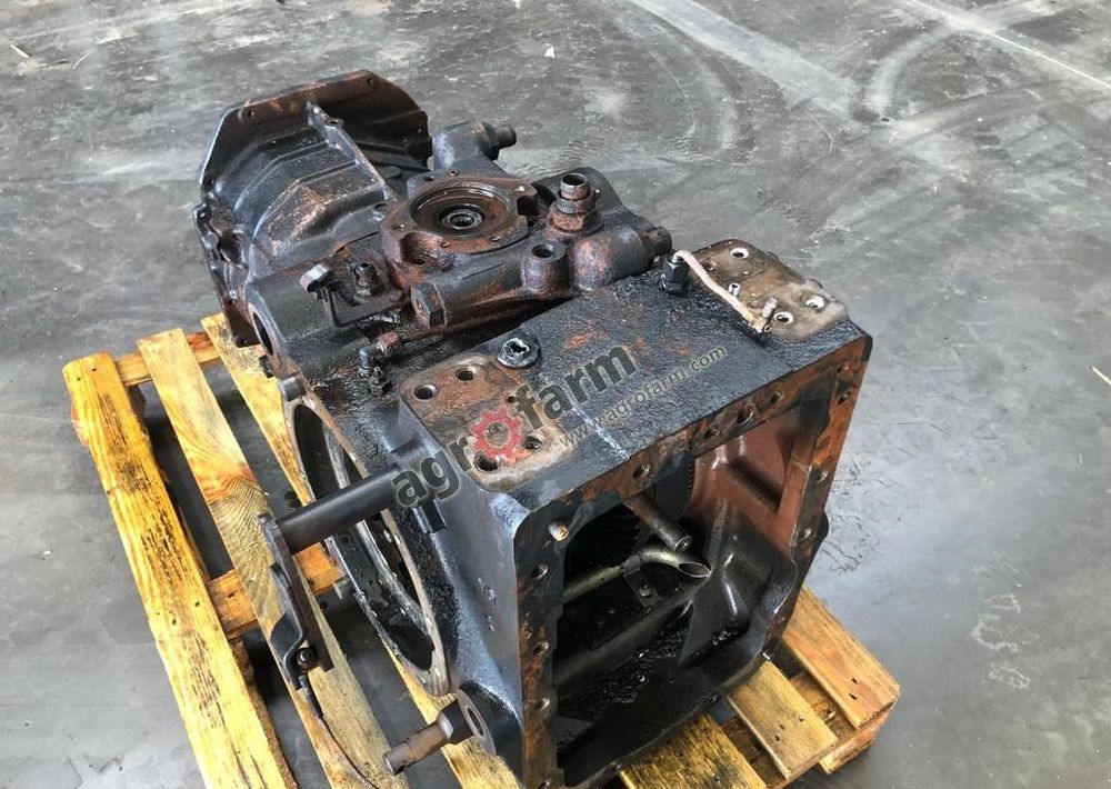 TYLNY MOST JOHN DEERE 6400 L115878 - תמסורת: תמונה 4 TYLNY MOST JOHN DEERE 6400 L115878 - תמסורת: תמונה 4