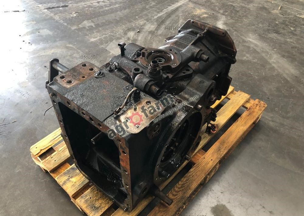TYLNY MOST JOHN DEERE 6400 L115878 - תמסורת: תמונה 3 TYLNY MOST JOHN DEERE 6400 L115878 - תמסורת: תמונה 3