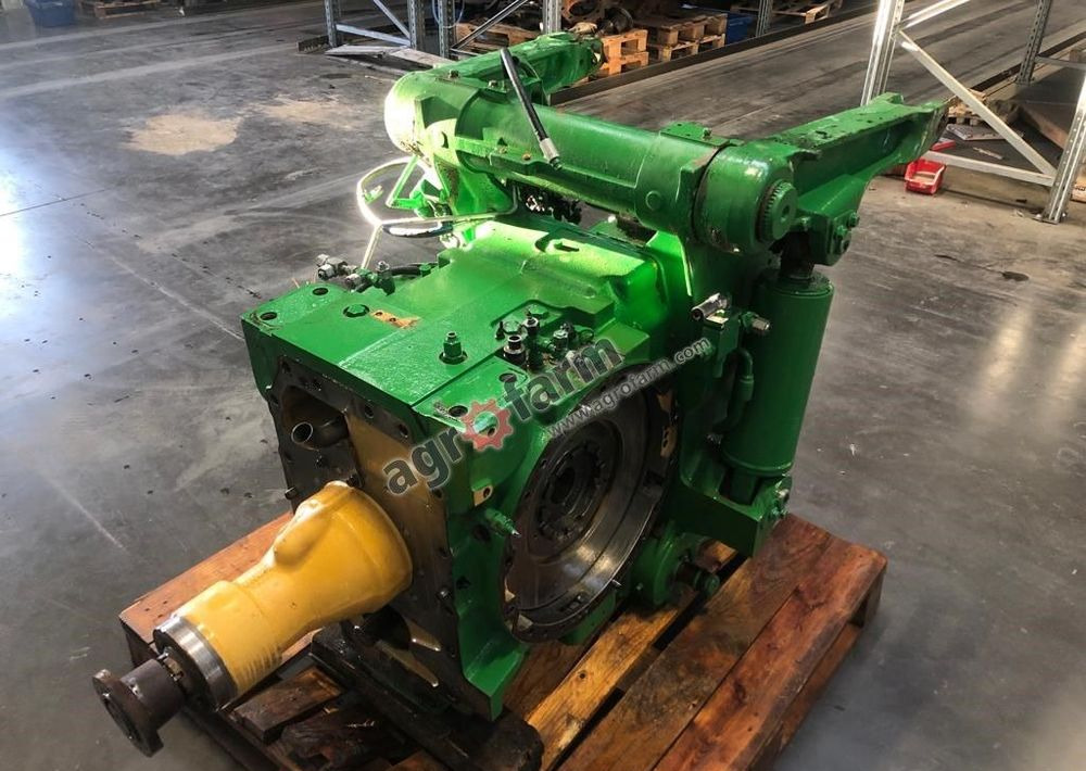 TYLNY MOST JOHN DEERE 8360R - תמסורת: תמונה 1 TYLNY MOST JOHN DEERE 8360R - תמסורת: תמונה 1
