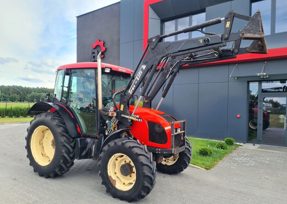 Zetor 8441 - טרקטור חקלאי: תמונה 2 Zetor 8441 - טרקטור חקלאי: תמונה 2