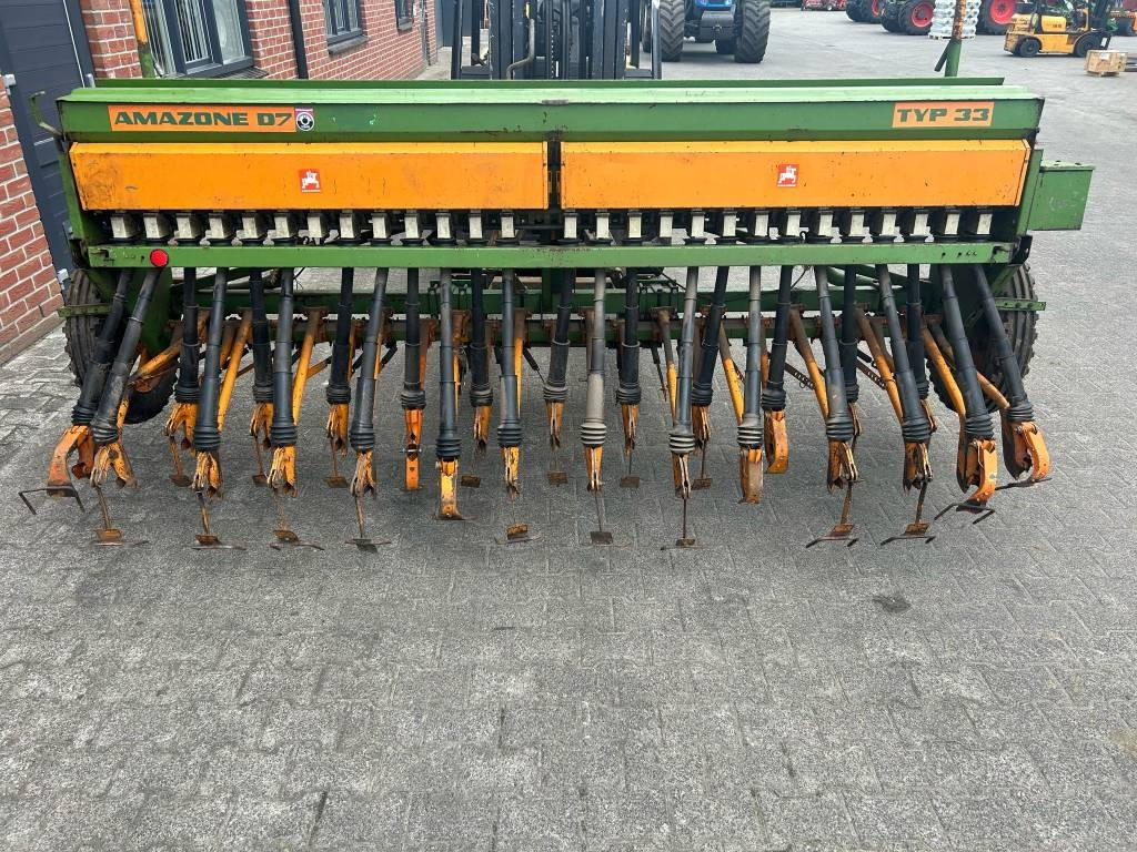 Amazone D7 Type 33 - מקדחת זרעים: תמונה 2 Amazone D7 Type 33 - מקדחת זרעים: תמונה 2