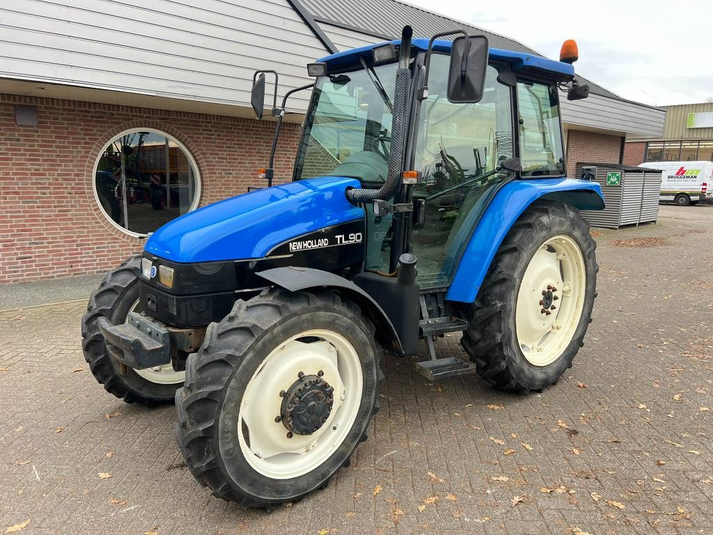 New Holland TL 90 trekker - טרקטור חקלאי: תמונה 1 New Holland TL 90 trekker - טרקטור חקלאי: תמונה 1