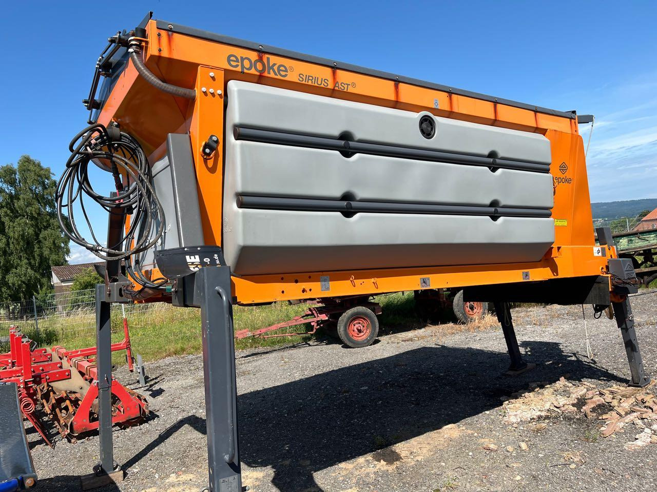 EPOKE Sirius A.S.T.SH 3800 - מפזר חול/ מלח: תמונה 1 EPOKE Sirius A.S.T.SH 3800 - מפזר חול/ מלח: תמונה 1