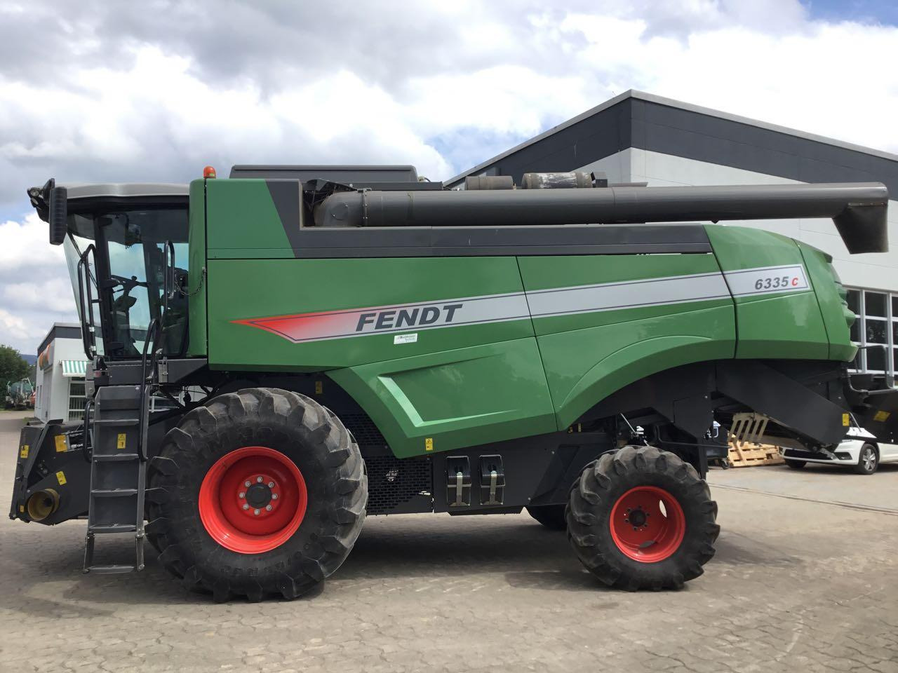 Fendt 6335 C - מקצרת קומבינה: תמונה 1 Fendt 6335 C - מקצרת קומבינה: תמונה 1