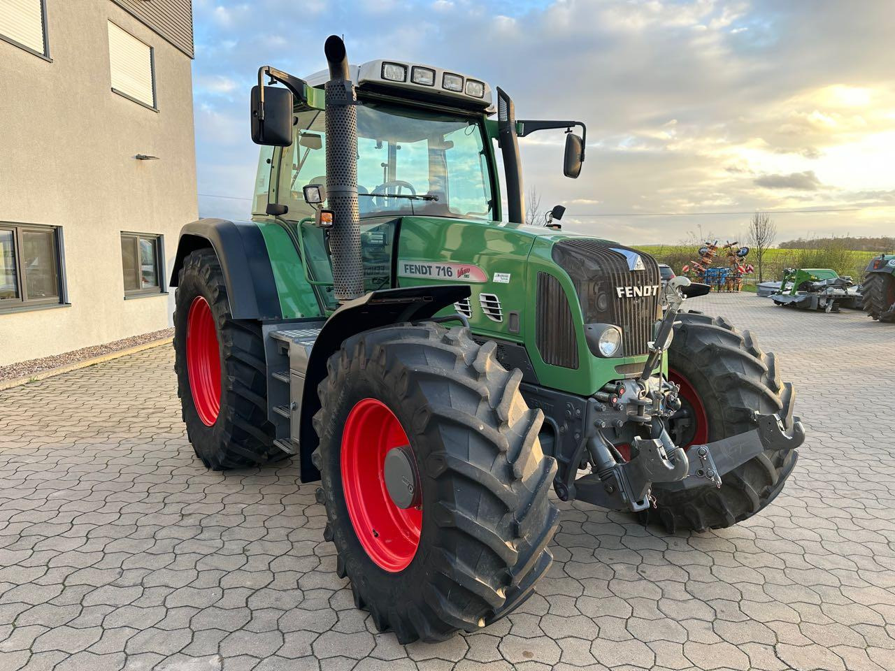Fendt 716 Vario TMS - טרקטור חקלאי: תמונה 4 Fendt 716 Vario TMS - טרקטור חקלאי: תמונה 4