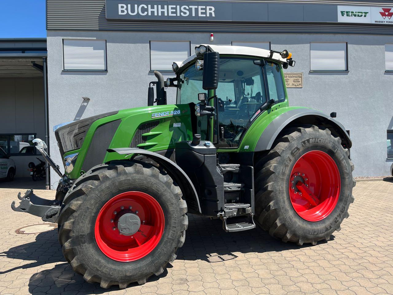 Fendt 828 Vario S4 ProfiPlus - טרקטור חקלאי: תמונה 1 Fendt 828 Vario S4 ProfiPlus - טרקטור חקלאי: תמונה 1