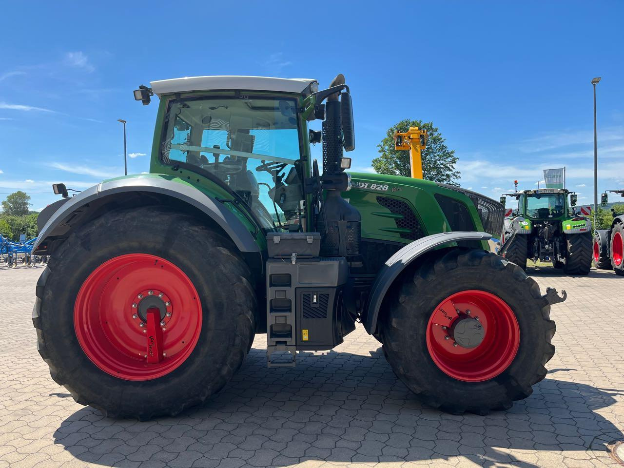Fendt 828 Vario S4 ProfiPlus - טרקטור חקלאי: תמונה 2 Fendt 828 Vario S4 ProfiPlus - טרקטור חקלאי: תמונה 2