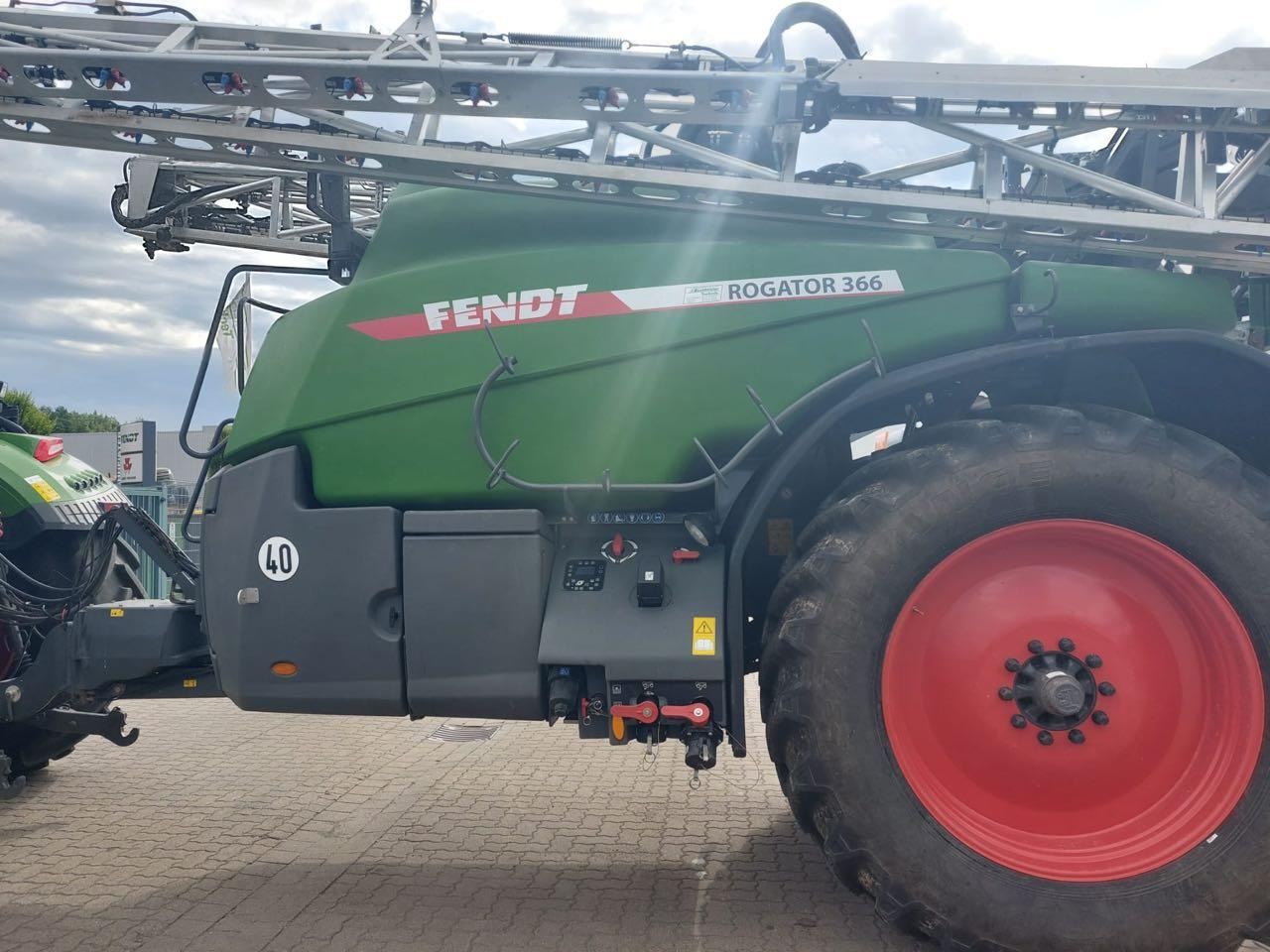 Fendt Rogator 366 - מרסס נגרר: תמונה 4 Fendt Rogator 366 - מרסס נגרר: תמונה 4