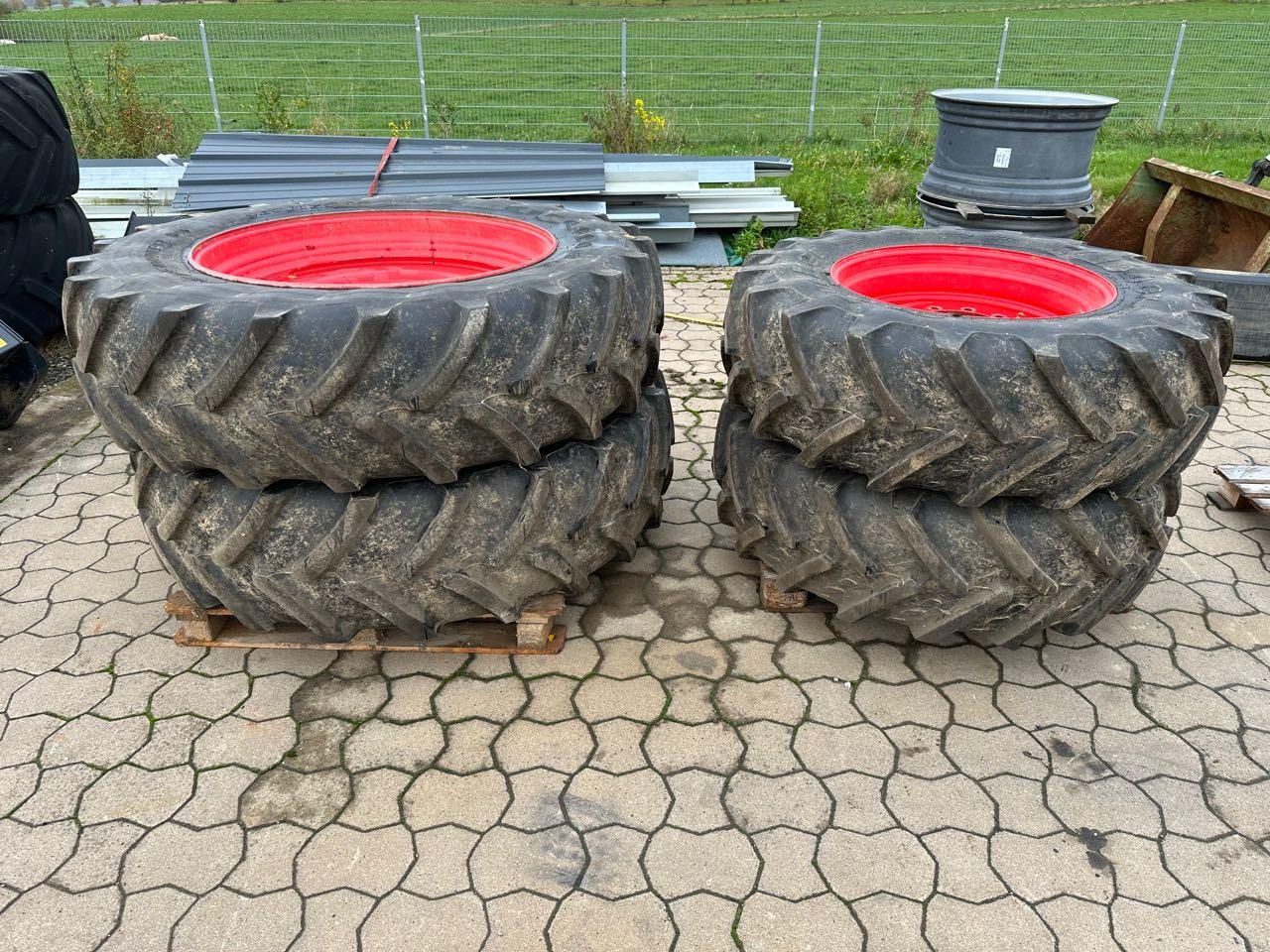 Firestone Komplettsatz 420/85 R30 + 460/85 R42 - צמיג: תמונה 1 Firestone Komplettsatz 420/85 R30 + 460/85 R42 - צמיג: תמונה 1