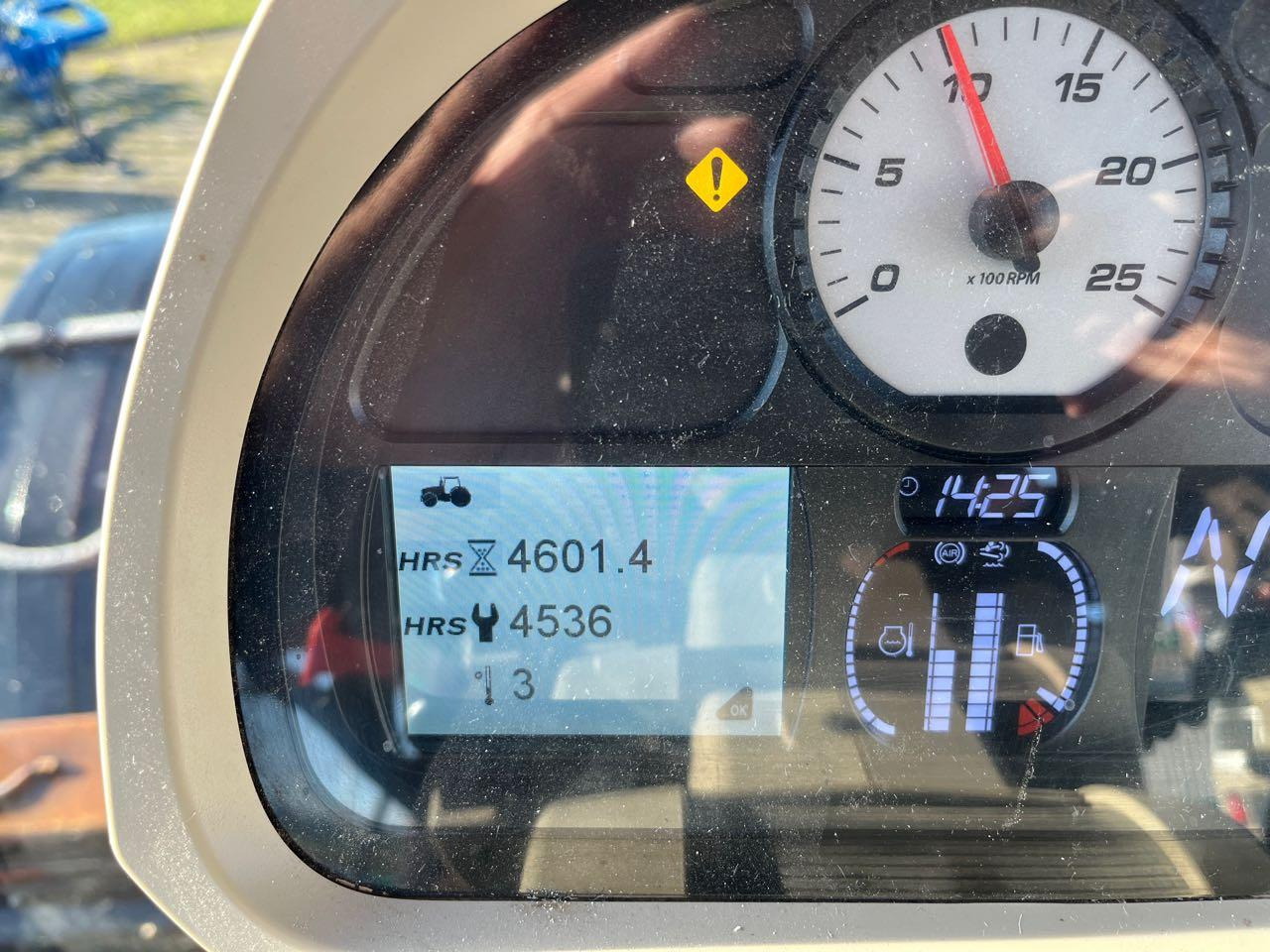 Massey Ferguson 8727 Dyna-VT - טרקטור חקלאי: תמונה 4 Massey Ferguson 8727 Dyna-VT - טרקטור חקלאי: תמונה 4