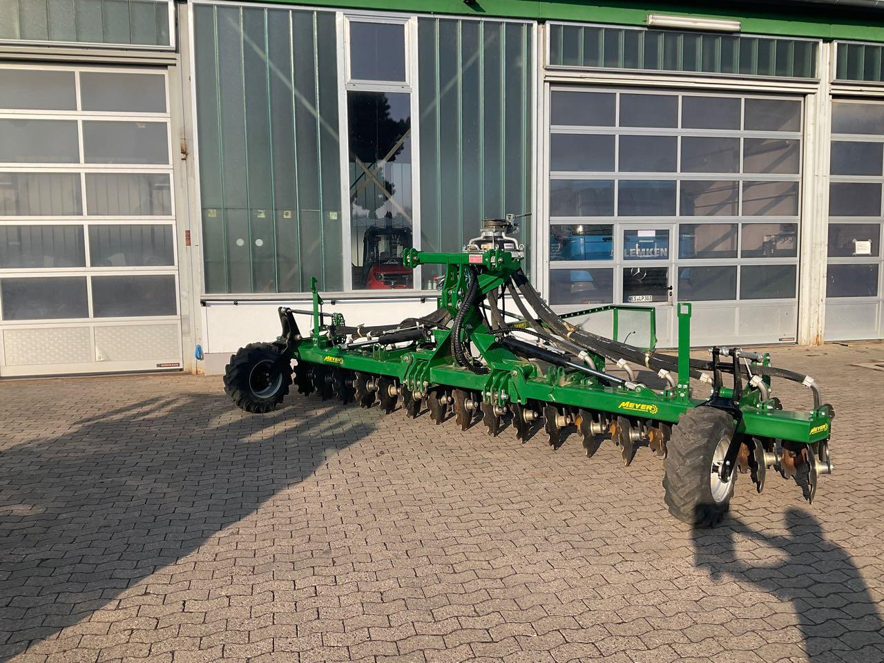 Meyer-Lohne Mixi 600 - ציוד דישון: תמונה 1 Meyer-Lohne Mixi 600 - ציוד דישון: תמונה 1
