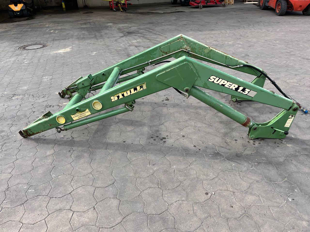 Stoll Super 1.3 - מעמיס קדמי לטרקטור: תמונה 1 Stoll Super 1.3 - מעמיס קדמי לטרקטור: תמונה 1