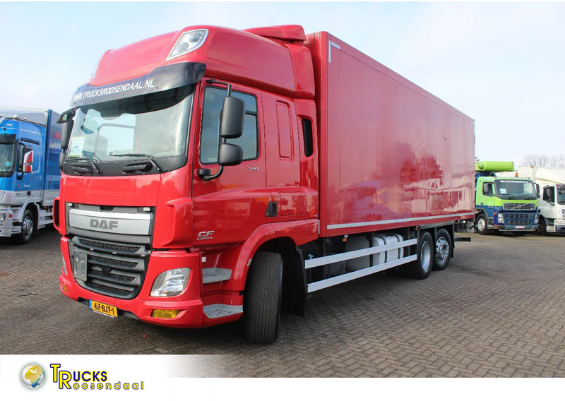 DAF CF 330 + 6X2 + LIFT - משאית תיבה: תמונה 1 DAF CF 330 + 6X2 + LIFT - משאית תיבה: תמונה 1