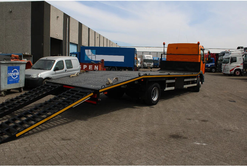 DAF LF 55.220 + HYDROLIC RAMPS + MANUAL - משאית הובלה אוטומטית: תמונה 3 DAF LF 55.220 + HYDROLIC RAMPS + MANUAL - משאית הובלה אוטומטית: תמונה 3