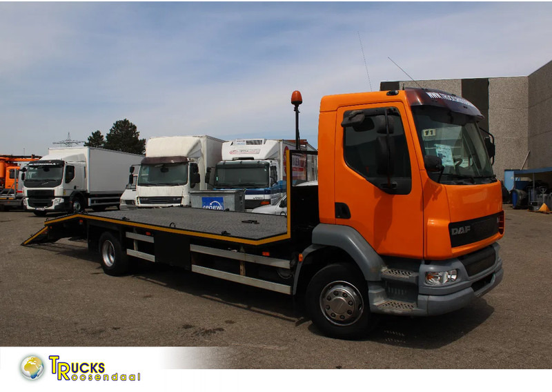 DAF LF 55.220 + HYDROLIC RAMPS + MANUAL - משאית הובלה אוטומטית: תמונה 1 DAF LF 55.220 + HYDROLIC RAMPS + MANUAL - משאית הובלה אוטומטית: תמונה 1