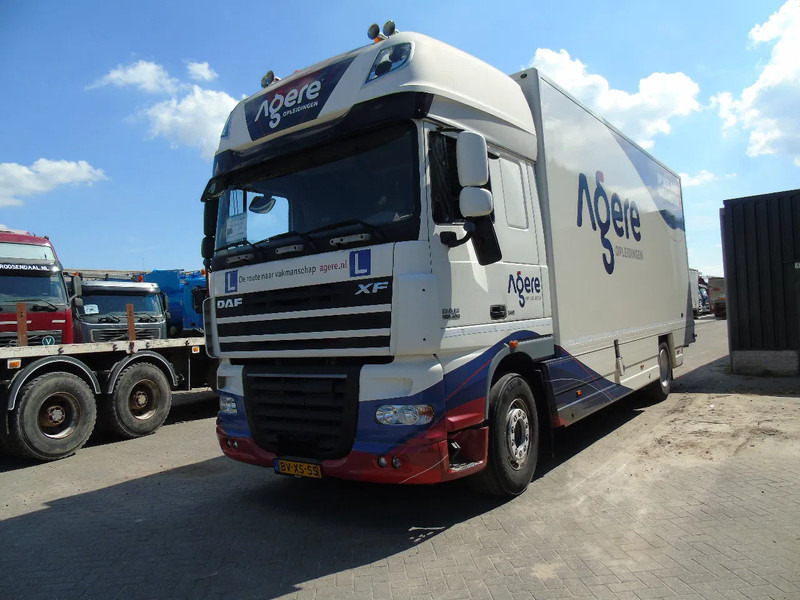 DAF XF 105 .460 + MANUAL + EURO 5 - משאית תיבה: תמונה 2 DAF XF 105 .460 + MANUAL + EURO 5 - משאית תיבה: תמונה 2