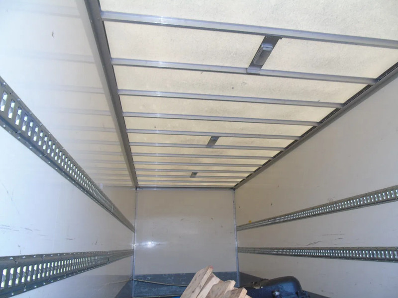 Iveco Eurocargo 120E19 + euro 6 + lift + BROKEN ENGINE - משאית תיבה: תמונה 3 Iveco Eurocargo 120E19 + euro 6 + lift + BROKEN ENGINE - משאית תיבה: תמונה 3