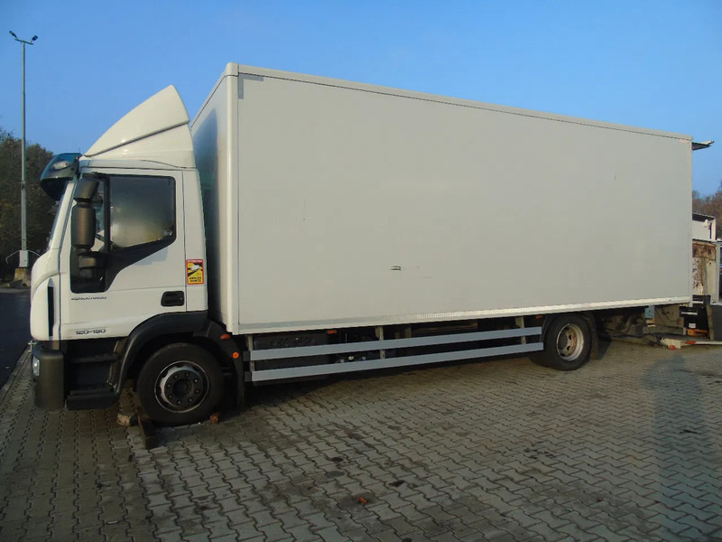 Iveco Eurocargo 120E19 + euro 6 + lift + BROKEN ENGINE - משאית תיבה: תמונה 2 Iveco Eurocargo 120E19 + euro 6 + lift + BROKEN ENGINE - משאית תיבה: תמונה 2